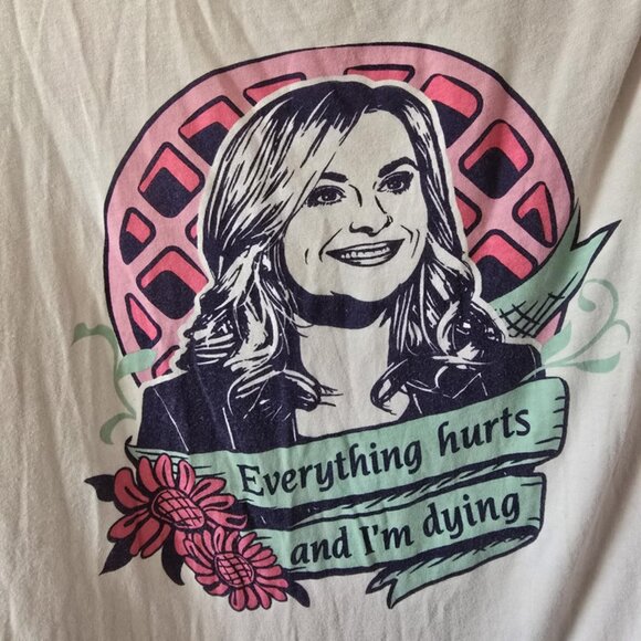 Hot Topic Tops - EUC Pink Leslie Knope Tee